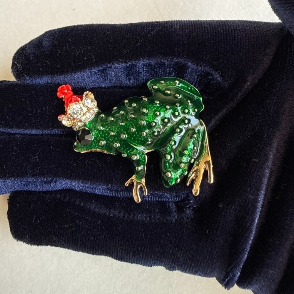 Frog Brooch Crown Prince Green Enamel Rhinestone Gold Tone Animal Pin